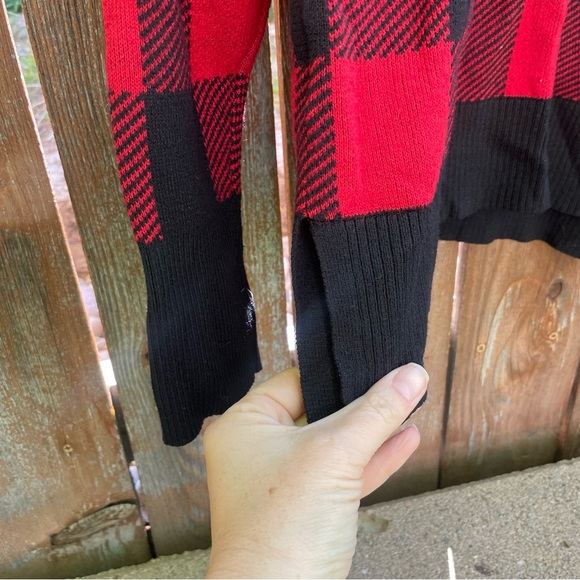 EDDIE BAUER Women’s Buffalo Red Black Check Crewneck Sweater Size Medium - Picture 5 of 10